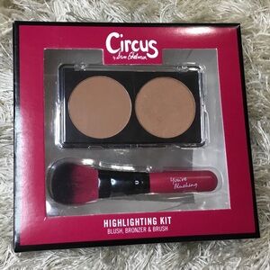 CIRCUS BY SAM EDELMAN HIGHLIGHTING KIT BLUSH BRONZER BRUSH NEW